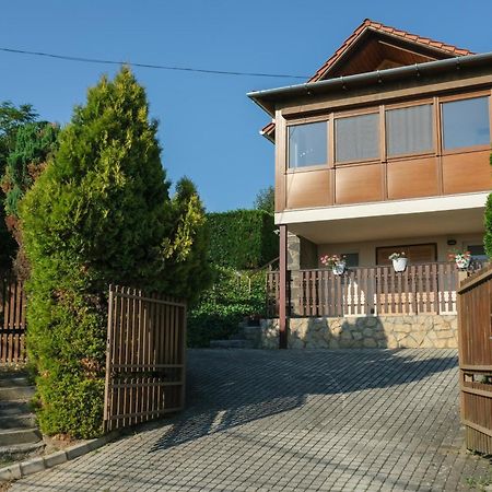Panoráma Apartmanház Sárvár Exterior foto
