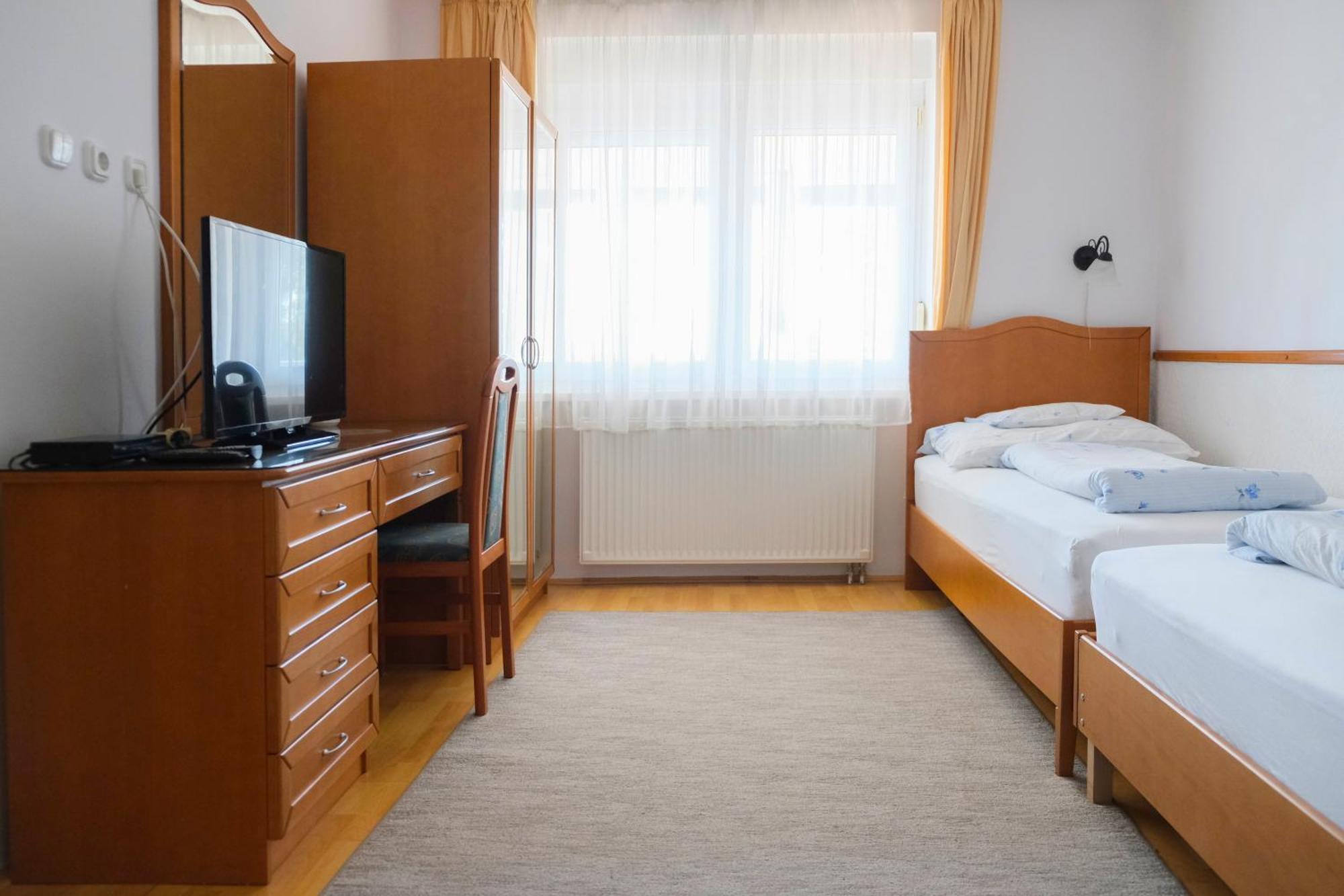 Panoráma Apartmanház Sárvár Exterior foto