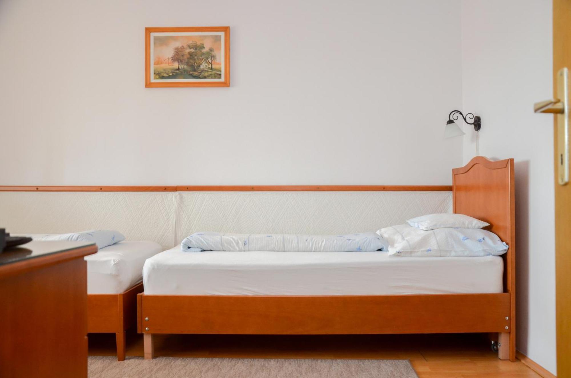 Panoráma Apartmanház Sárvár Exterior foto